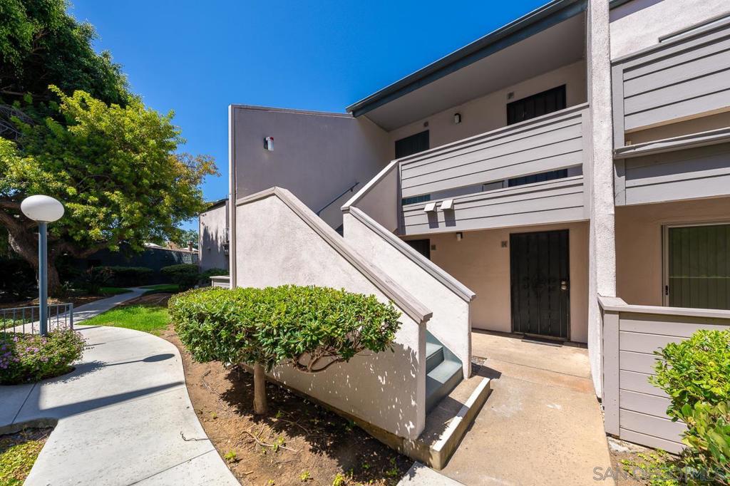 3266 Ashford St