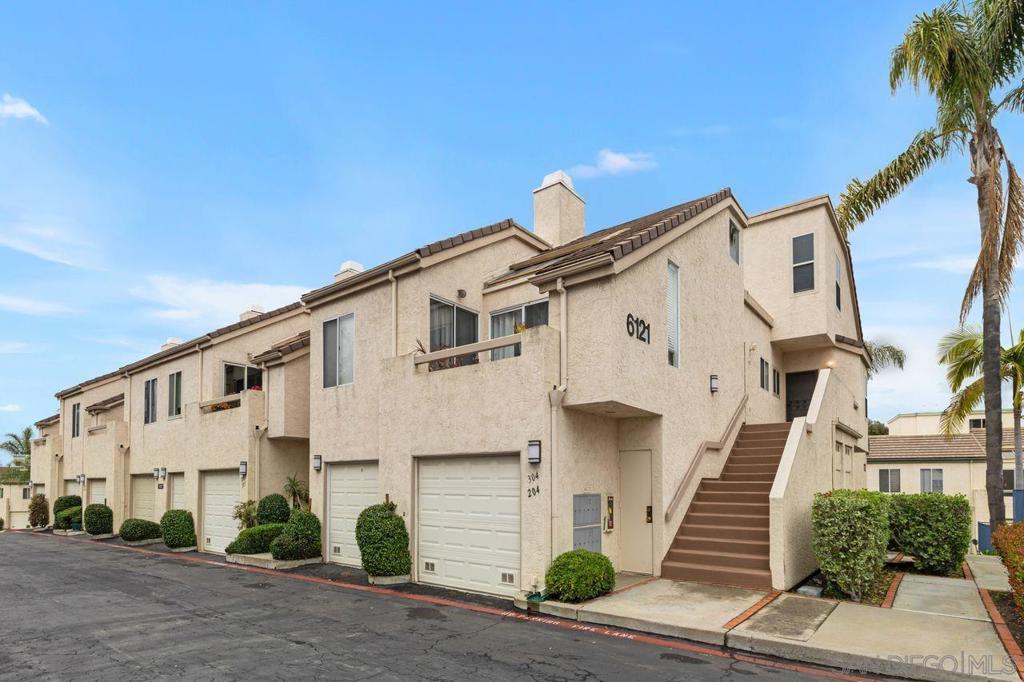 6121 Calle Mariselda