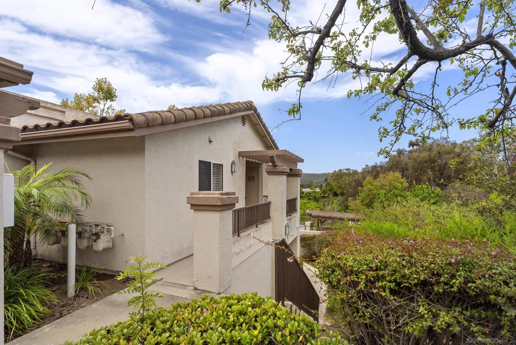 7439 Altiva Place