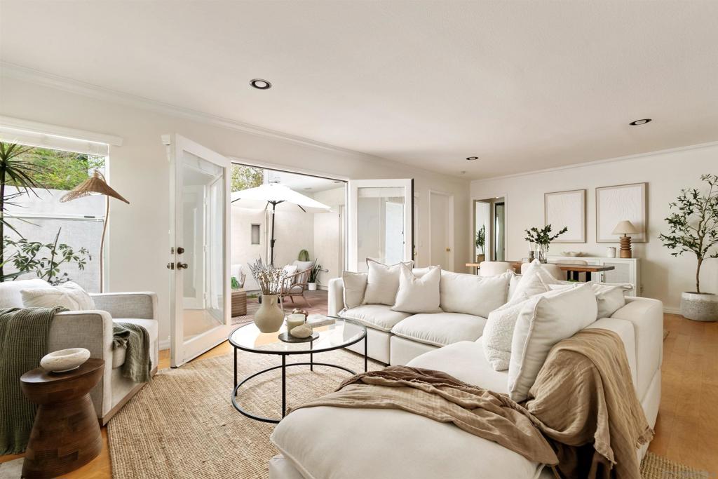 1445 Grand Ave