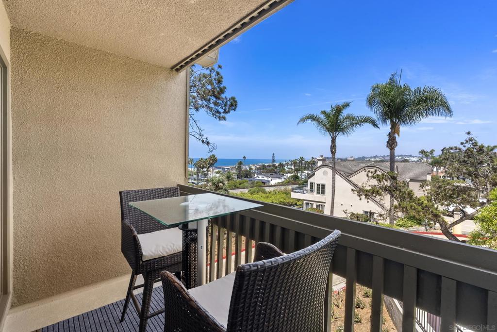 1562 Camino Del Mar