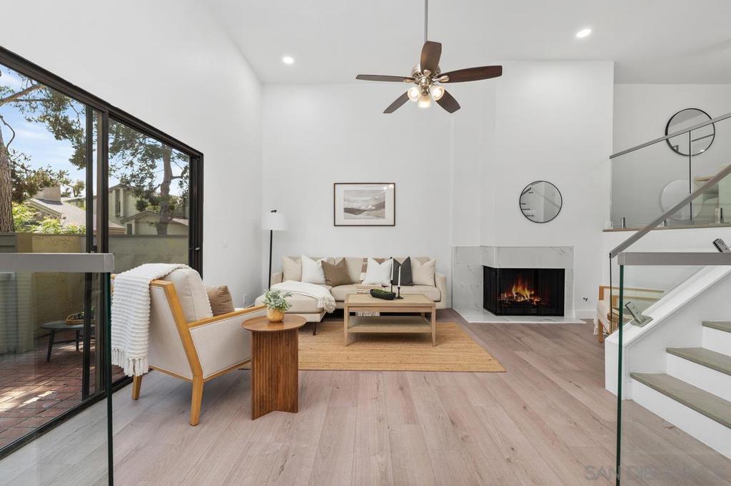 3324 Caminito Eastbluff