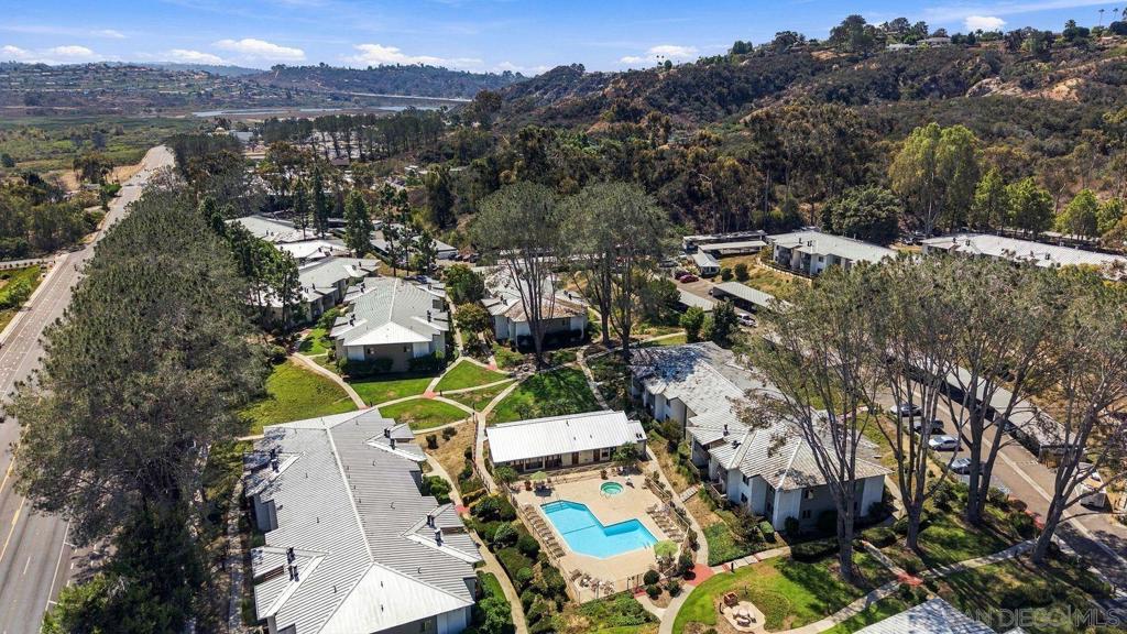 1810 El Camino Real