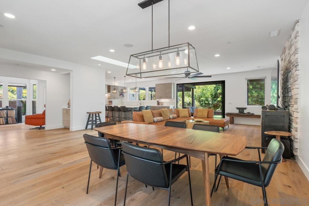 1180 Devonshire Dr
