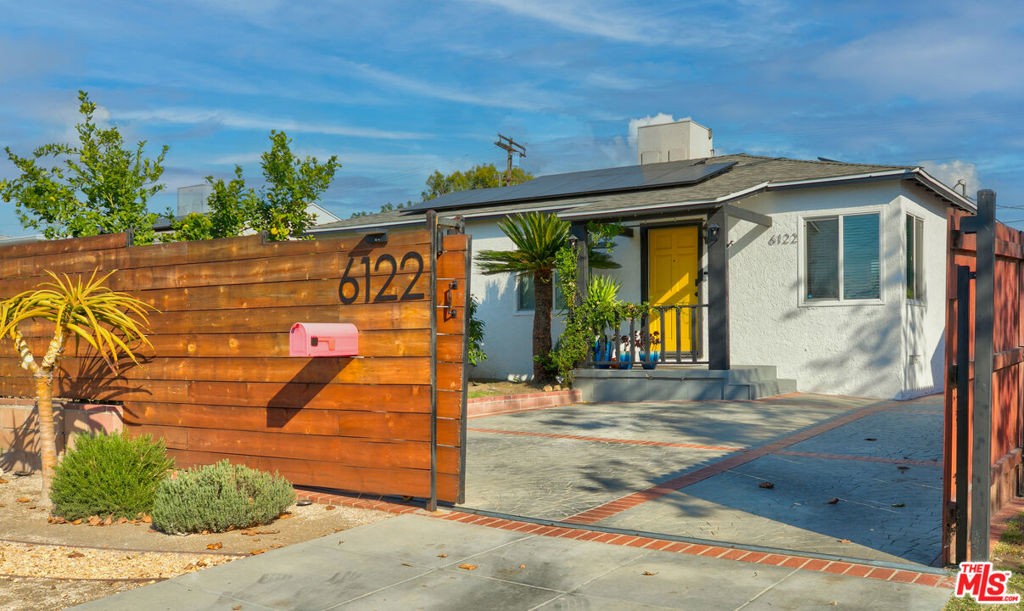 6122 Satsuma Avenue