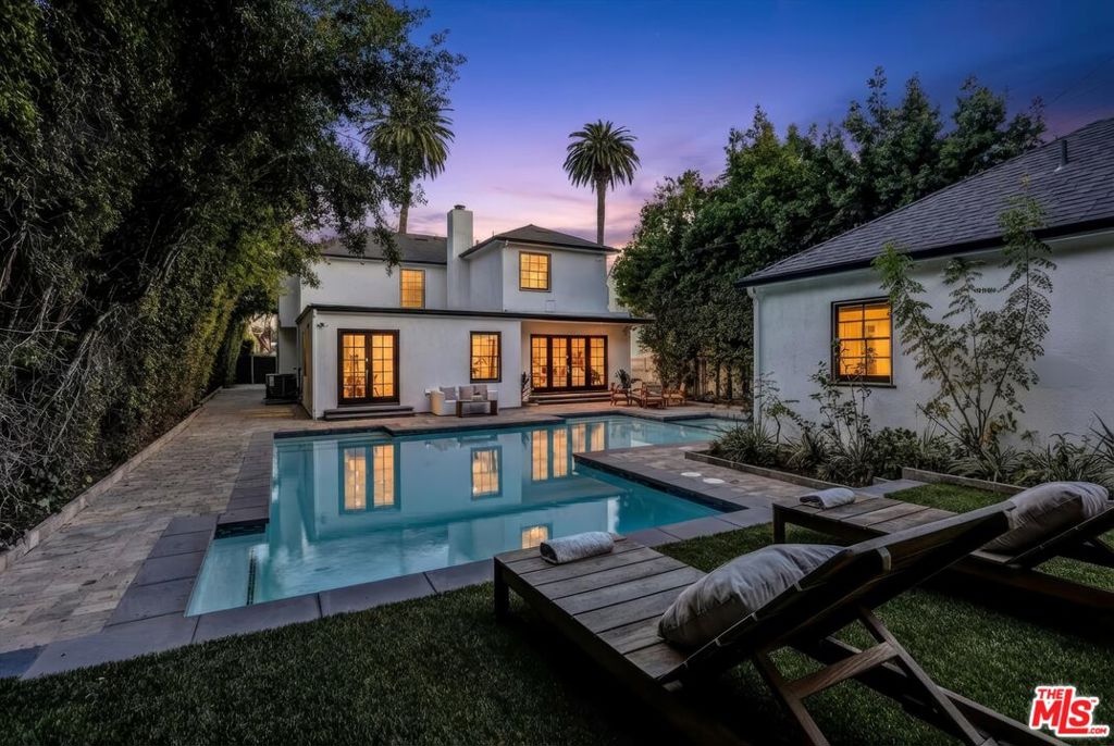 725 Doheny Drive