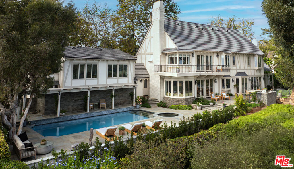 644 Amalfi Drive