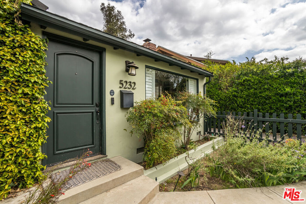 5232 Irvine Avenue