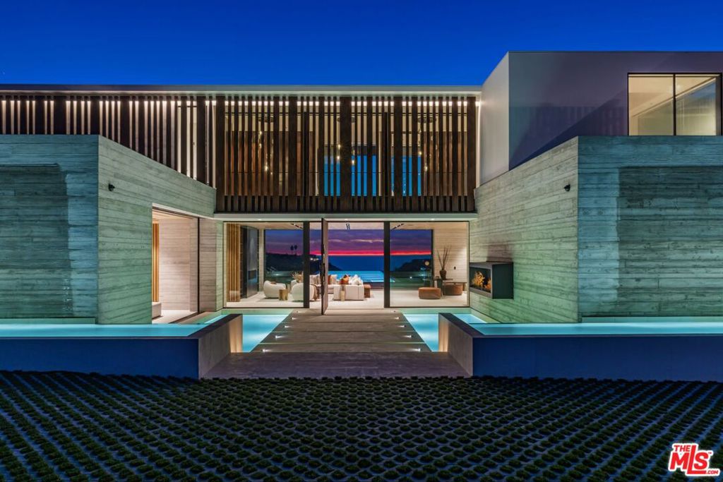6889 Dume Drive