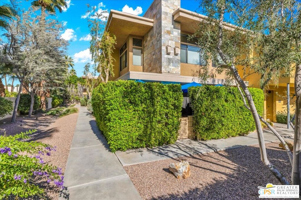 1020 Palm Canyon Drive