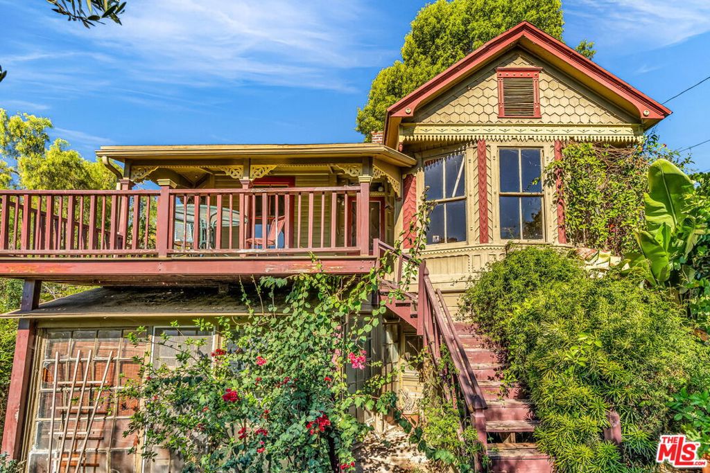 281 AVENUE 33