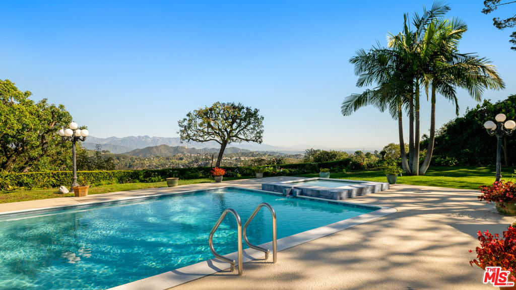 435 Walker Drive
