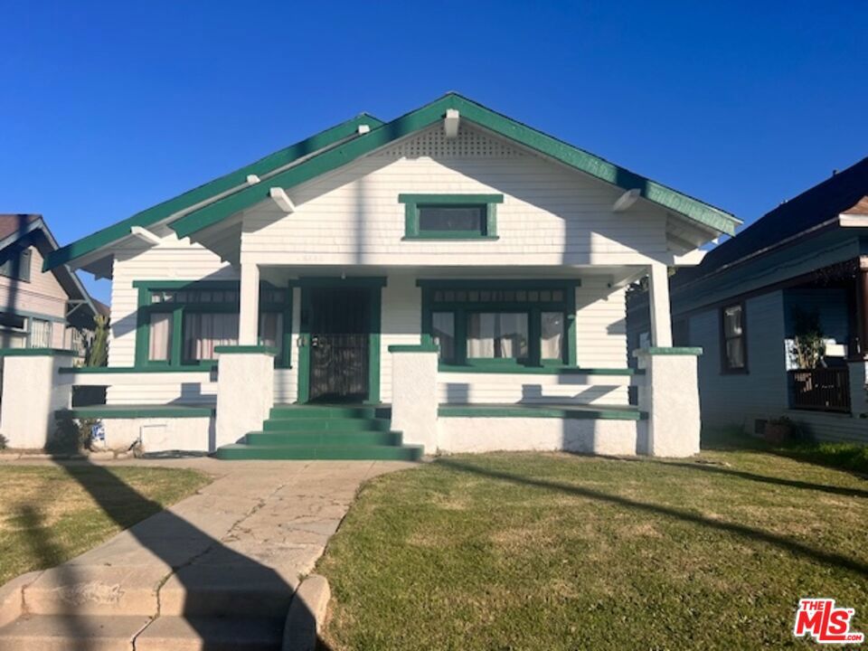 4450 Towne Avenue