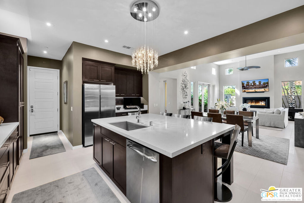 2942 Searchlight Lane