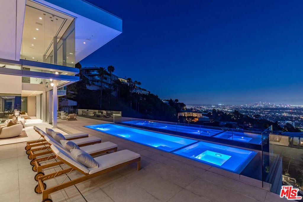 9150 Oriole Way