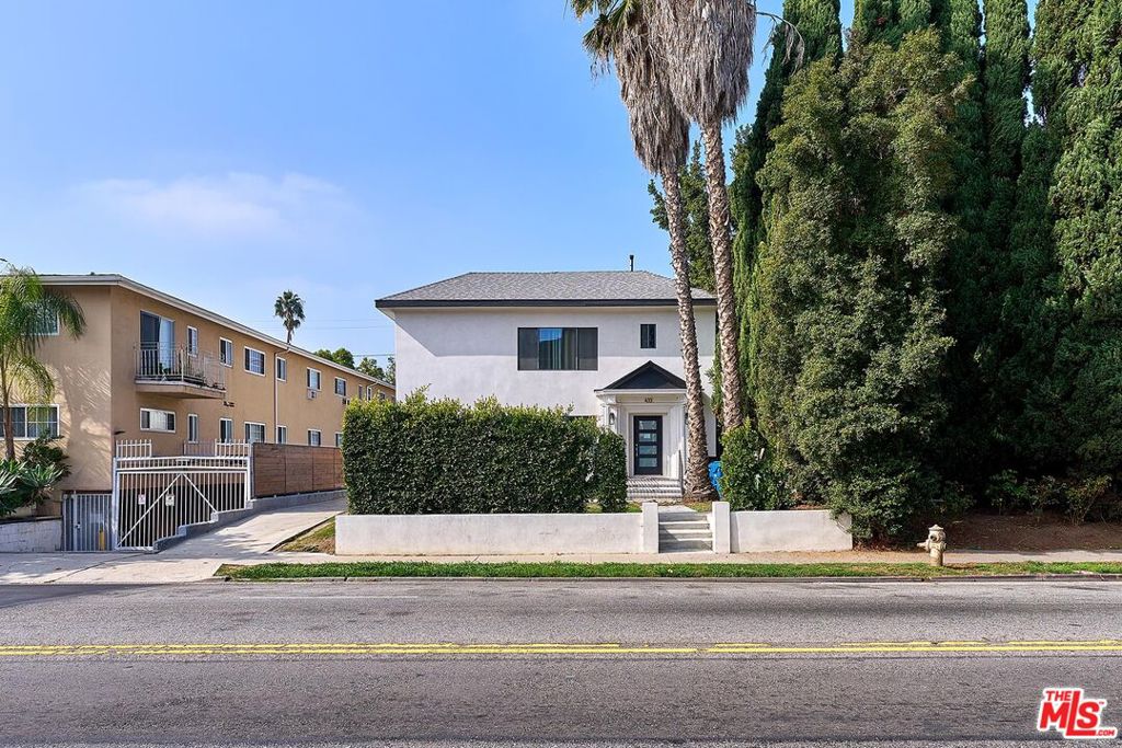 433 Wilton Place