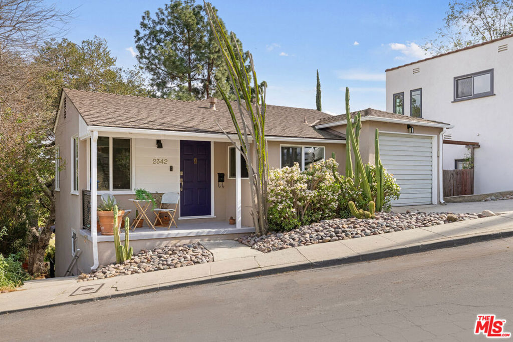 2342 Lake View Avenue