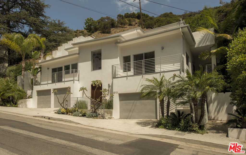 2010 Curson Avenue