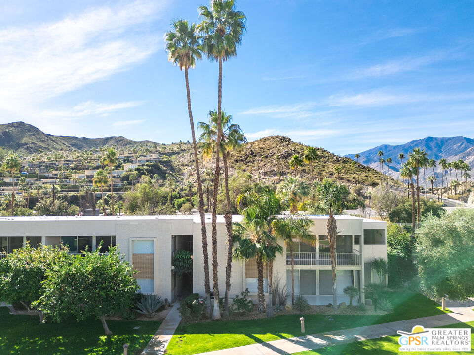 459 Desert Lakes Drive