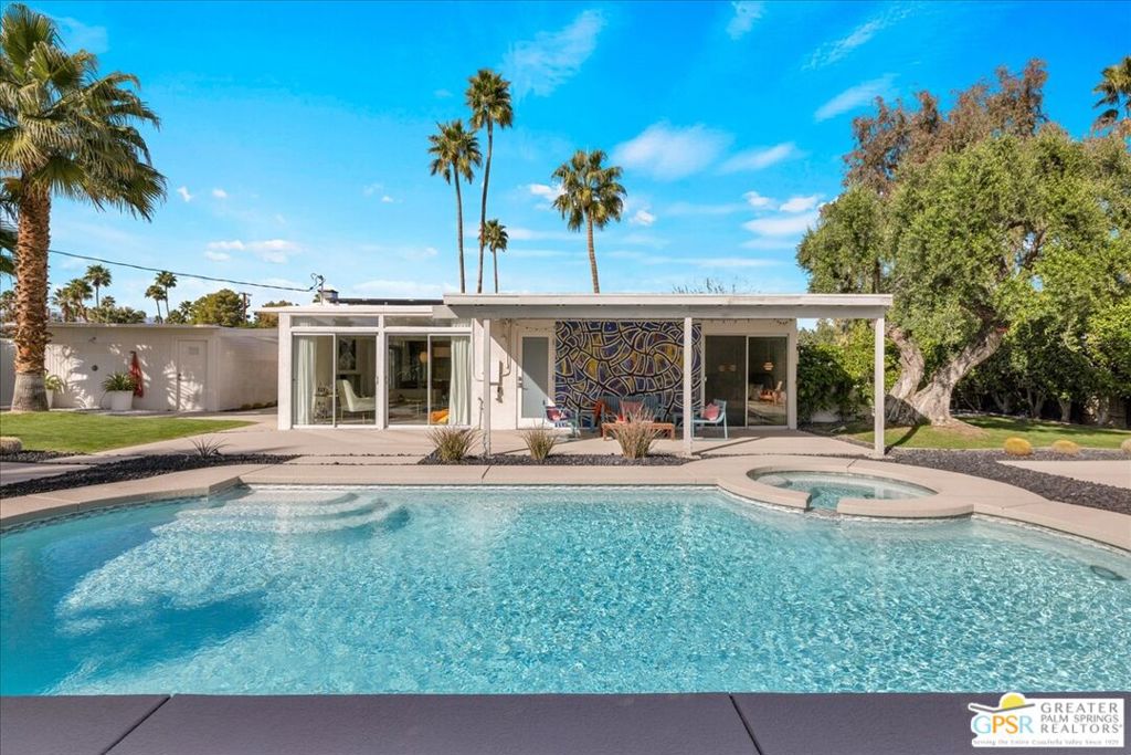 439 Racquet Club Road