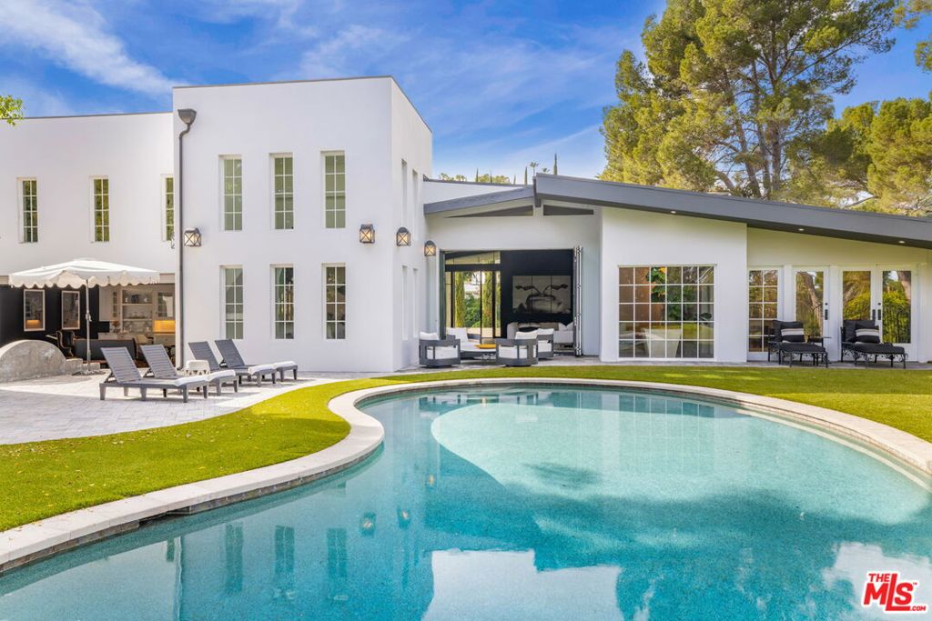 1100 Pine Drive