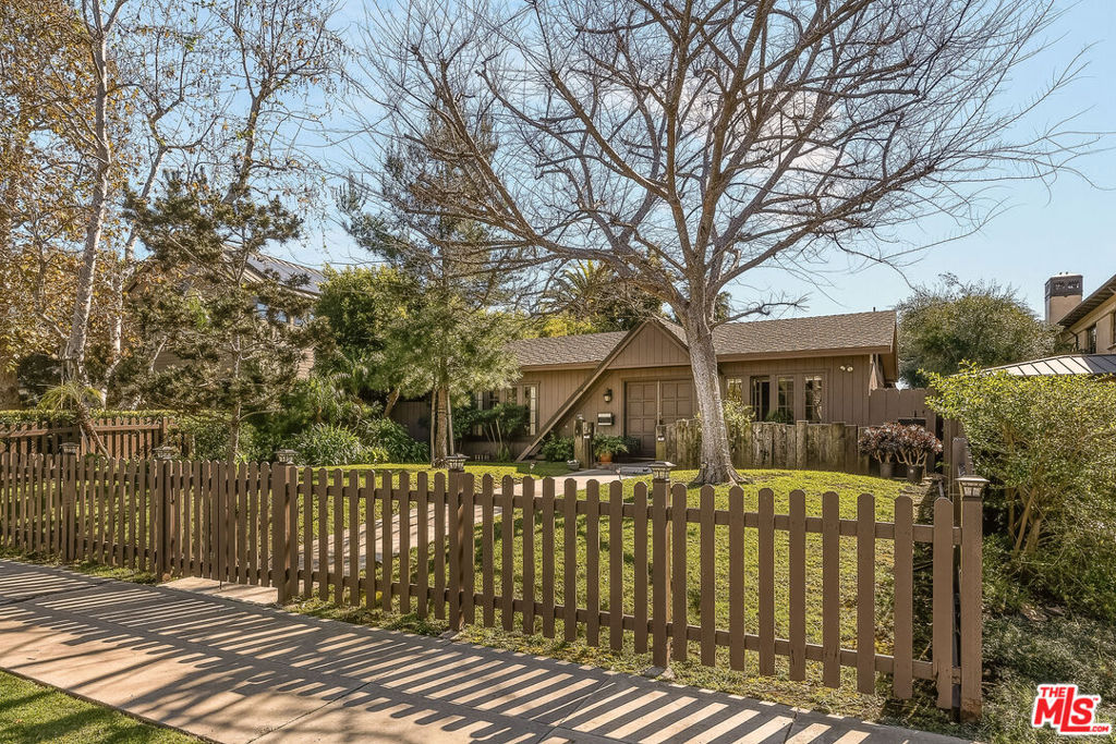 506 Georgina Avenue