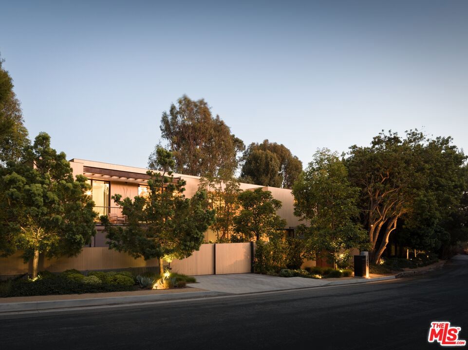 1480 Capri Drive