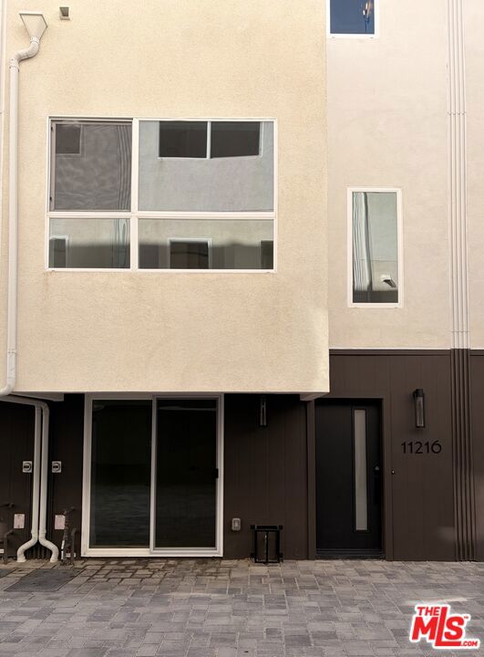 11216 Lyon Lane