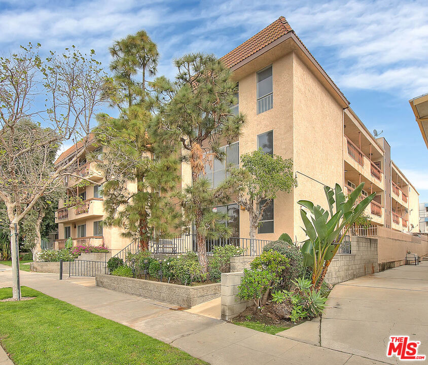 104 Hayworth Avenue