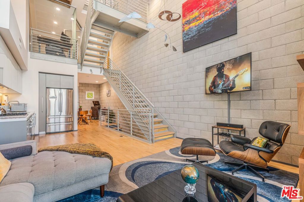 3450 Cahuenga Boulevard