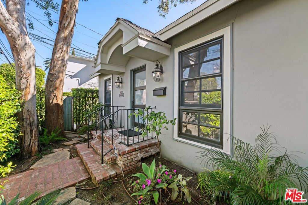 8712 Sherwood Drive