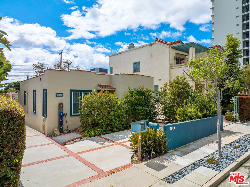 9010 Norma Place