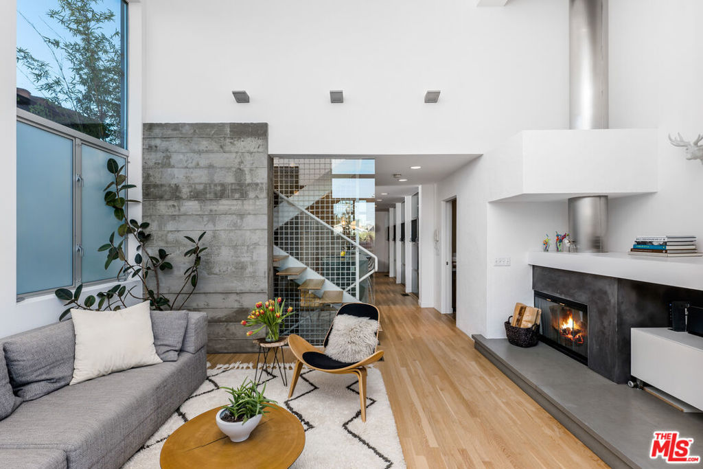 552 Grand Boulevard