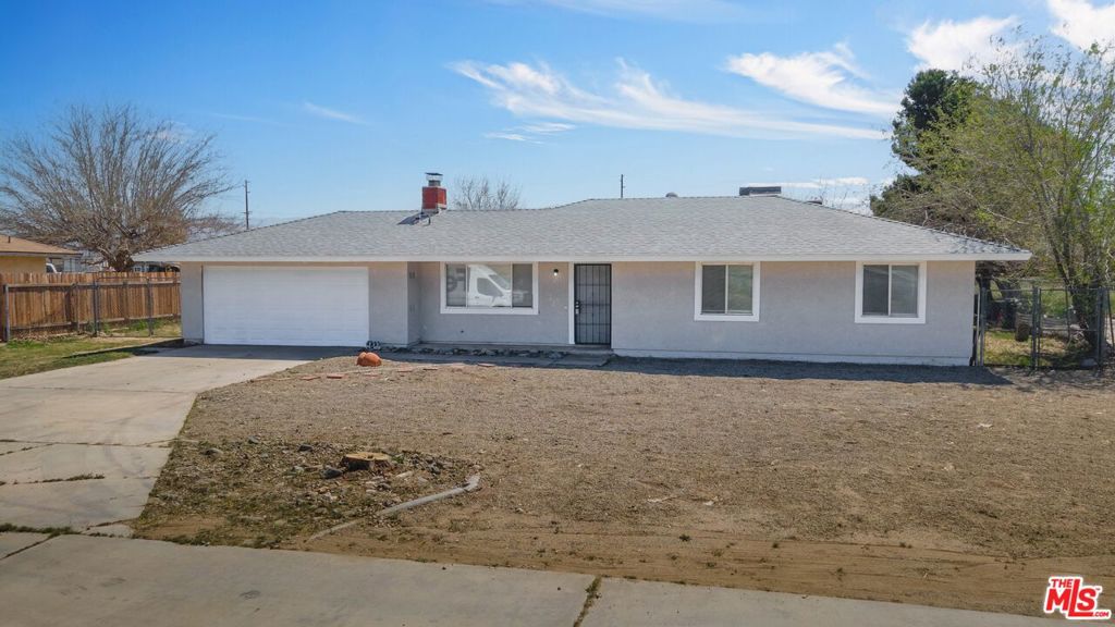 15018 Avenue Q7