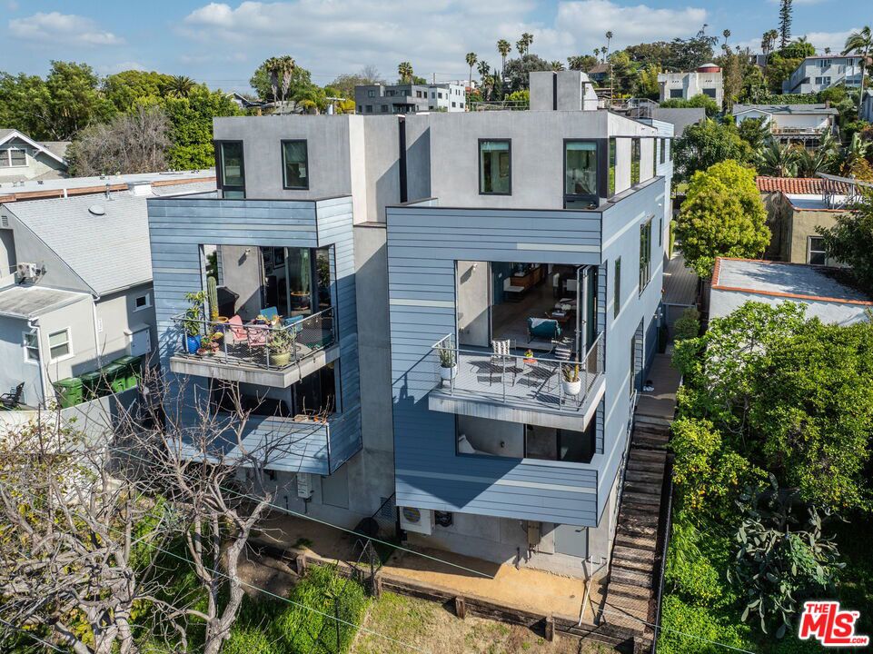 923 1/2 Hyperion Avenue
