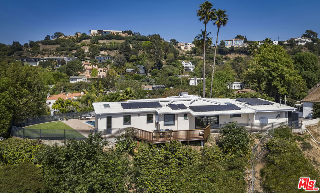 2740 Nichols Canyon Road