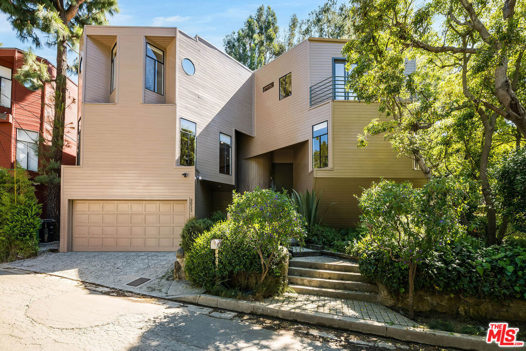 9953 Westwanda Drive