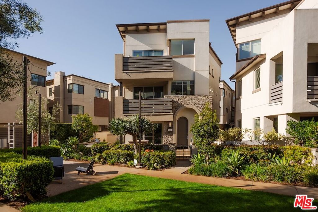 5846 Lantern Court