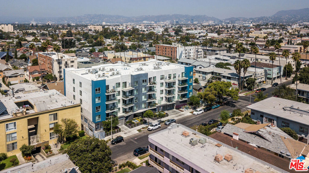 105 Mariposa Avenue