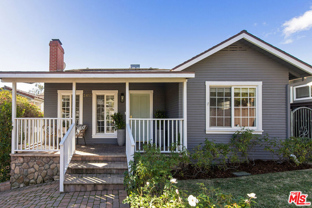 2415 Edgewater Terrace