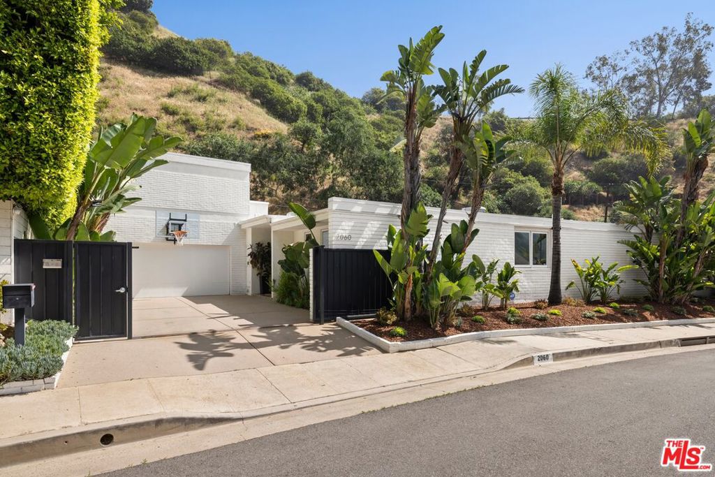 2060 Beverly Drive