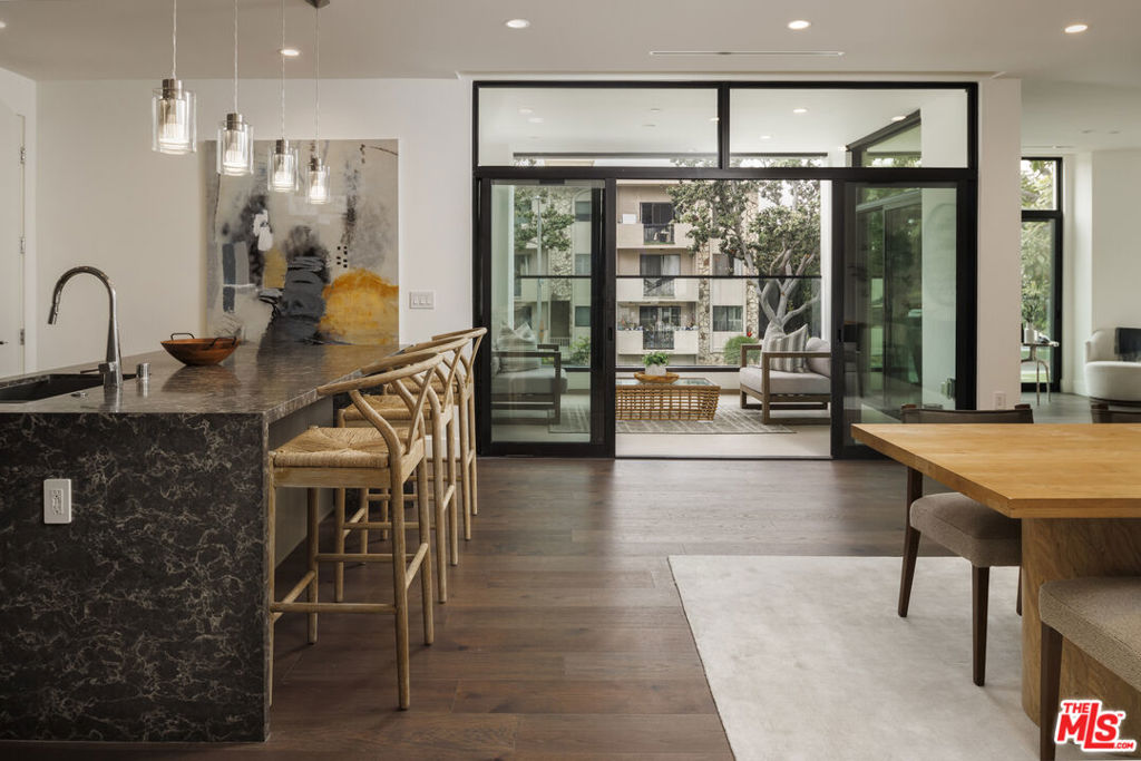 425 Palm Drive
