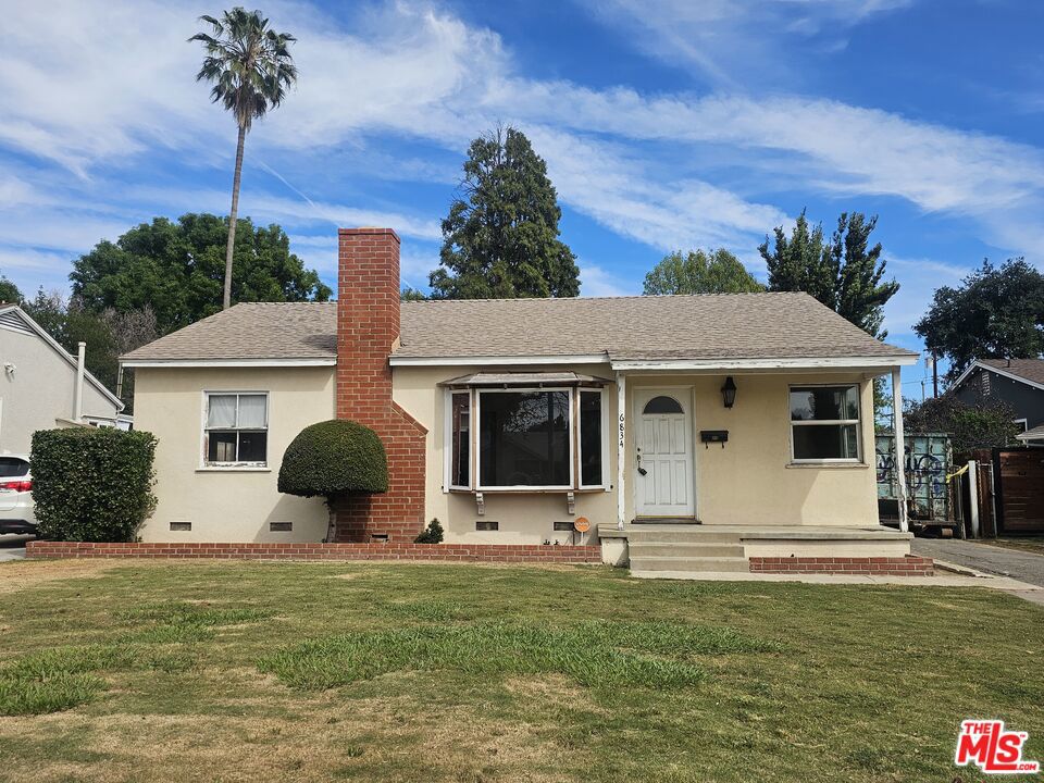 6834 Encino Avenue