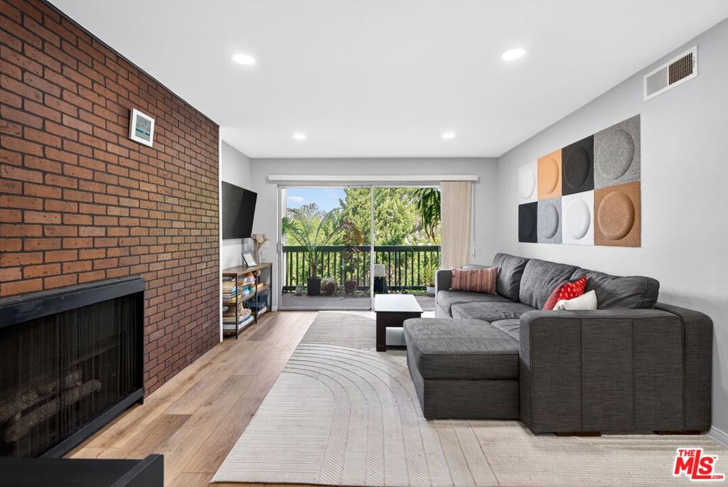 1307 Raintree Circle