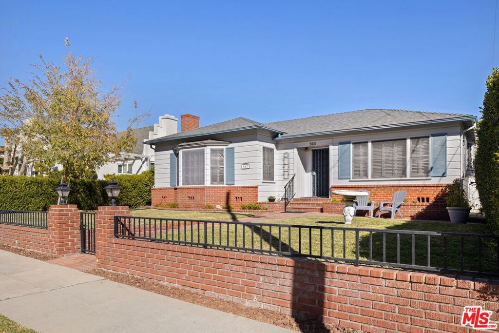 943 Princeton Street