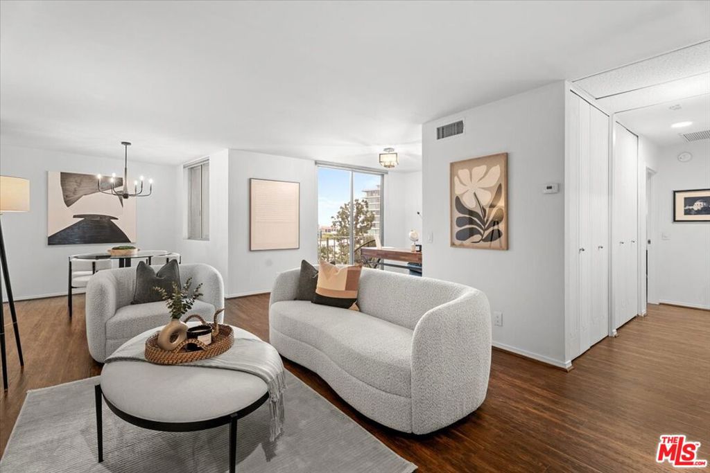 100 Doheny Drive
