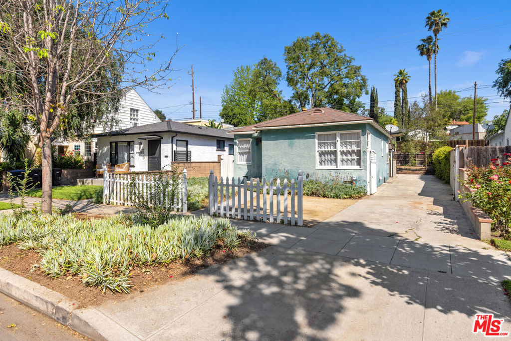 425 Riverside Drive