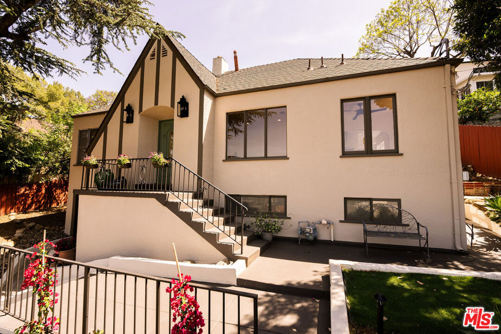 2559 Corralitas Drive
