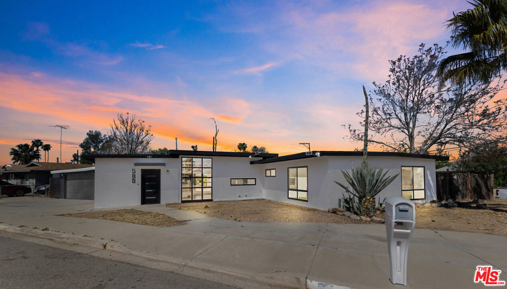 585 Mead Street