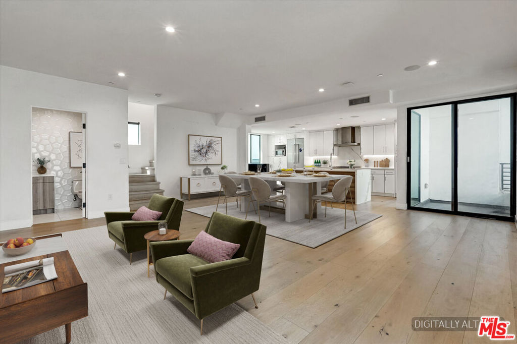 733 1/2 Gramercy Place